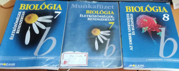 3 db Biolgia: Biolgia 7 b: letkzssgek, rendszertan + munkafzet; Biolgia 8 b: Az ember szervezete s egszsge