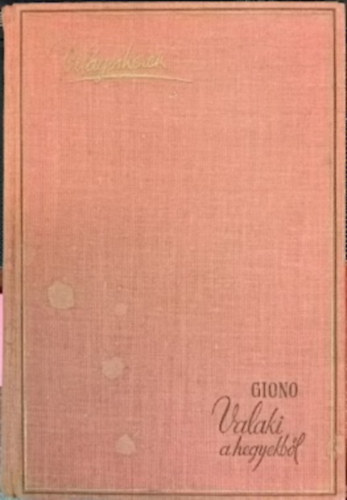 Valaki a hegyekb�l / P�n hangot pr�b�l