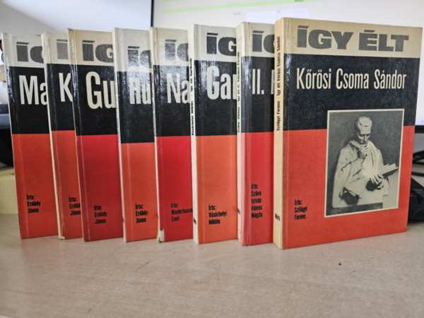 8db az �gy �lt sorozatb�l, K�NYVMENT� AJ�NLAT!: Magell�n+ Kolumbusz+ Gutenberg+ Husz J�nos+ Nagy P�ter+ Garibaldi+ II. R�k�czi Ferenc+ K�r�si Csoma S�ndor