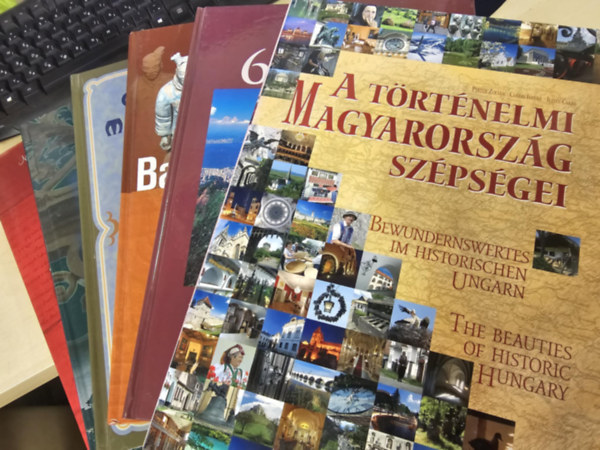 6db album, KNYVMENT AJNLAT: Magyar uralkodk+ Magyar kastlyok+ Csodlatos Magyarorszg+ Barangols si kultrk vilgban+ 6 fldrsz 100 csodja+ A trtnelmi Magyarorszg szpsgei