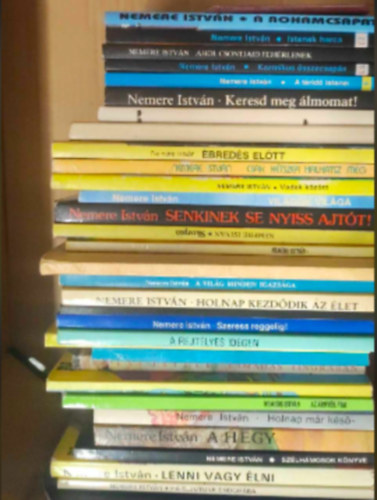 31 db Nemere Istvn knyv: - A szmtgpes gyilkos - Aranybolyg - Tmads Tingrban -Szlhmosok knyve - Kozmikus sszecsaps - Aclcpa - Lenni vagy lni - Ha eljutunk Endorba - Trid istenei - A rejtlyes idegen Tudomny