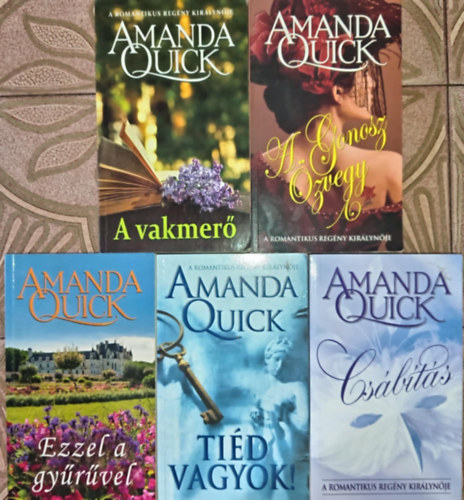 (5db) Amanda Quick knyvcsomag: A vakmer / A gonosz zvegy / Ezzel a gyrvel / Tid vagyok! / Csbts