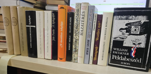 14db vil�girodalmi m�, K�NYVMENT� AJ�NLAT: Nicholas Nickleby I-II+ Egy h�lgy arck�pe+ Richelieu I-II+ Sz�m�zet�s+ A szerelem iskol�ja+ A lepkegy�jt�+ Hazat�r�s+ Mint hajdan D�vid+ �llati elm�k+ Lucrezia Borgia+ Vesz�lyes ny�r+ Fra