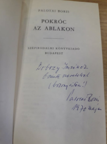 Pokrc az ablakon
