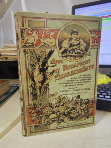 K�pes budapesti szak�csk�nyv