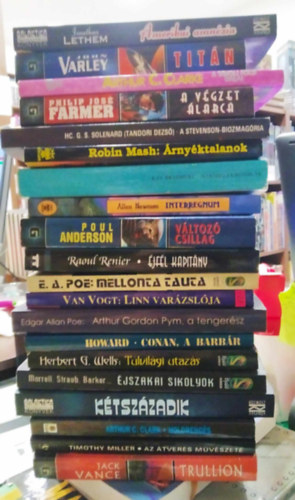 Arthur C. Clarke, H. G. Wells, Edgar Allan Poe, Robin Mash Jack Vance - 20 db sci-fi/fantasy m: trullion+Az tvers mvszete+Holdrengs+jszakai sikolyok+Tlvilgi utazs+Conan, a barbr+Arthur Gordon Pym...+Linn varzslja+Mellonta Tauta+jfl kapitny+Vltoz csillag+Interregnum+Marsbli krnikk