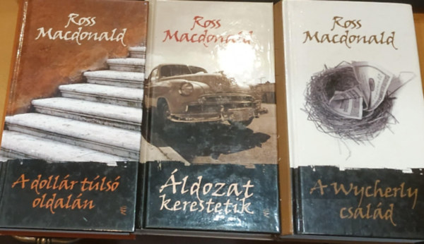 3 db Ross Macdonald: ldozat kerestetik + A dollr tls oldaln + A Wycherly csald