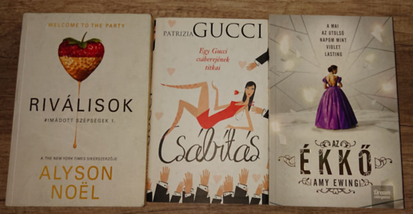 3 romantikus k�nyv: Riv�lisok, Az �kk�, Cs�b�t�s