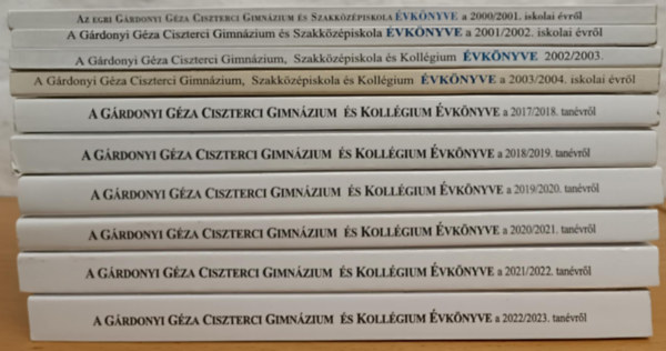 Az Egri Grdonyi Gza Ciszterci Gimnzium s Szakkzpiskola vknyve  knyvcsomag