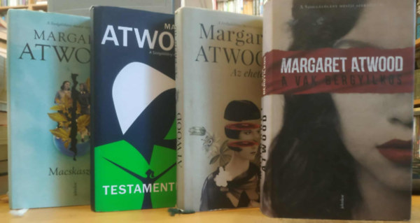 4 db Margaret Atwood: A vak b�rgyilkos + Az ehet� n� + Macskaszem + Testamentumok