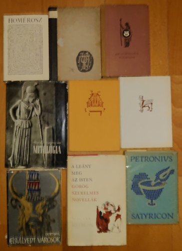 9 klasszikus az kor irnt rdekldknek: Homroszi himnuszok, Ilisz, Nuralom, Templomok s palotk, letem, kalandjaim, Elsllyedt vrosok, Utazs az kori Babilniba, Satyricon, A leny meg az isten, Mitolgia