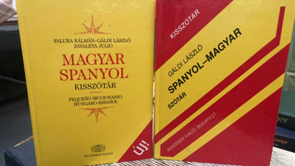 Magyar-spanyol �s spanyol-magyar kissz�t�r