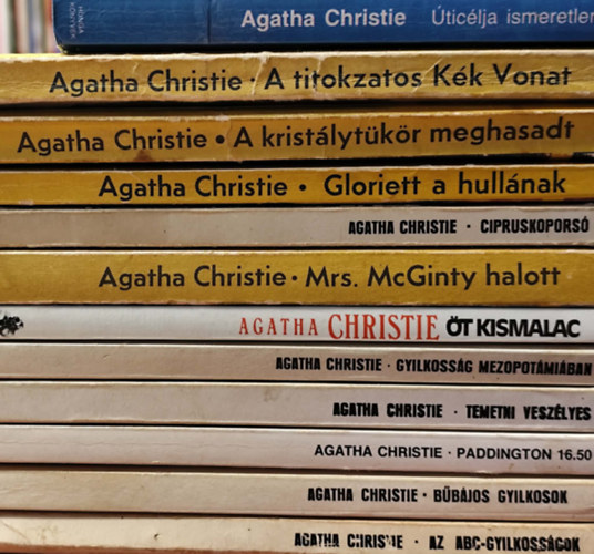 12 db Agatha Christie k�tet