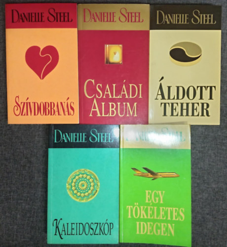 Danielle Steel - (5db) Danielle Steel romantikus knyvcsomag: Szavdobbans / Csaldi album / ldott teher / Kaleidoszkp / Egy tkletes idegen