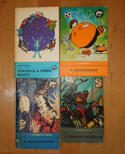 4 klasszikus ifj�s�gi reg�ny a Delfin k�nyvek sorozatb�l: A csodacsapat, Az erd�nt�li veszedelem, A p�nzhamis�t�, K�rhinta a v�ros felett