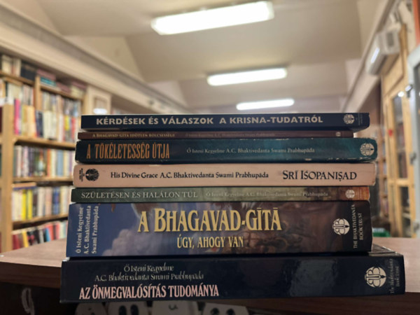 A. C. Bhaktivedanta Swami Prabhupada - 7 db hindu knyv