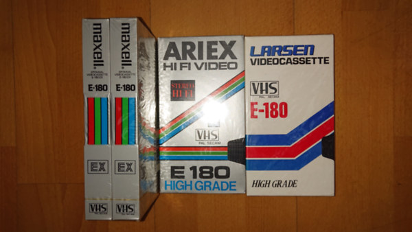4 �res VHS kazetta bontatlan csomagol�sban:: 2 db Maxell E-180, Ariex Hi Fi Video 180, Larssen E-180