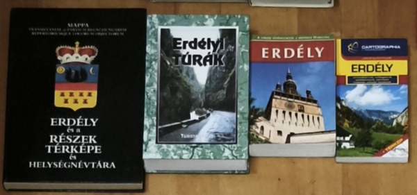 4db Erd�llyel kapcsolatos k�nyv - Erd�ly-�tvonaltervek, csillagt�r�k, sz�ll�shelyek, t�rk�pek, hasznos utaz�si tan�csok, Erd�ly-A v�radi k�v�h�zakt�l a h�f�dte Hargit�ig, Erd�lyi t�r�k, Erd�ly �s a r�szek t�rk�pe �s hely