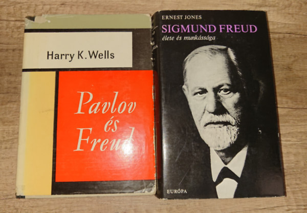 2 k�nyv Freudr�l: Sigmund Freud �lete �s munk�ss�ga, Pavlov �s Freud