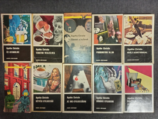 Agatha Christie - (10db) Agatha Christie krimi knyvcsomag: t kismalac / Temetni veszlyes / Gloriett a hullnak / Paddington 16.50 / Nylt krtykkal / N vagy M / Htvgi gyilkossgok / Az ABC-gyilkossgok / Bbjos gyilkossgok / Macska a galambok k