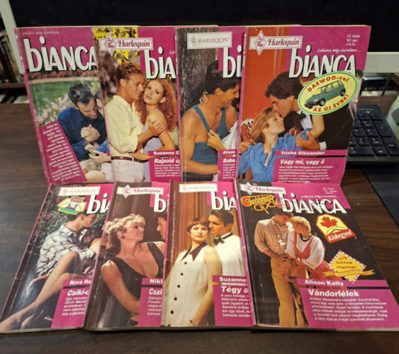 8 db Bianca magazin: 72. f�zet - Vagy mi, vagy �, 87. f�zet - Baba, mama, nagymama, 74. f�zet - Rajzold �jra, Sam!, 80. f�zet - V�ndorl�lek, 84. f�zet - T�gy ap�v�!, 76. f�zet - Csak a testemen kereszt�l!, 88. f�zet - Csiku-csuki,