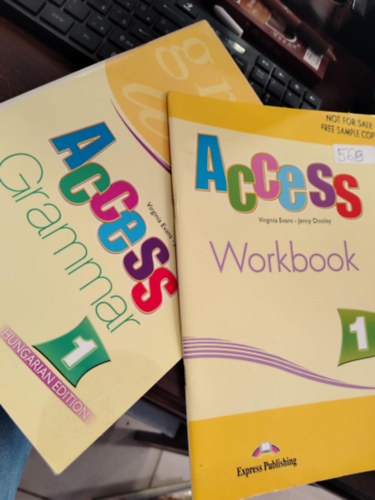 Access 1 nyelvtank�nyv + Acces 1 munkaf�zet