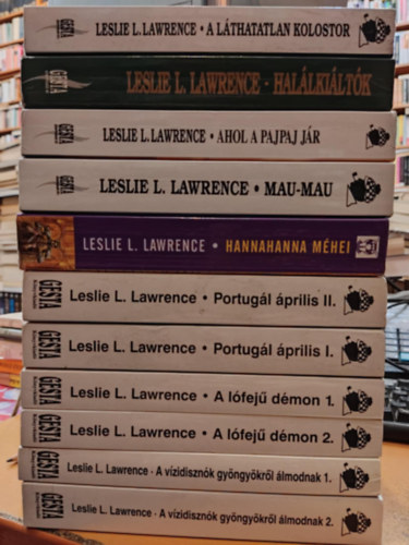 11 db Leslie L. Lawrence: A l�thatatlan kolostor; Hal�lki�lt�k; Ahol a Pajpaj j�r; Mau-Mau; Hannahanna m�hei; Portug�l �prilis I-II.; A l�fej� d�mon 1-2.; A v�zidiszn�k gy�ngy�kr�l �lmodnak 1-2.