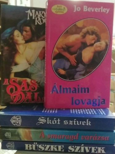 5 db-os K�NYVMENT� AJ�NLAT, romantikus: B�szke sz�vek+ A smaragd var�zsa+ Sk�t sz�vek+ �lmaim lovagja+ A sas dala