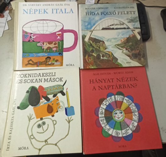 4 db ifjsgi: Hnyat nzek a naptrban? +Zoknidaszkli s sokan msok +Npek itala +Hd a foly felett