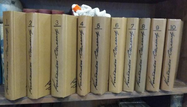 Konsztantyin Szimonov �sszes m�ve 1-10. (orosz nelven: versek, Nappalok �s �jszak�k, Fegyvert�rsak, Polinyin ezredes szerelme, �l�k �s holtak, Nem sz�lett�nk katon�nak, Mag�n�let-tril�gia, haditud�s�t�sok