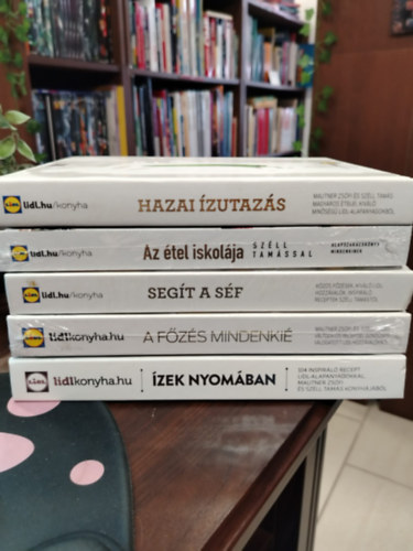 K�NYVMENT� AJ�NLAT, 5 DB. Lidl szak�csk�nyvek. Hazai �zutaz�s; Az �tel iskol�ja; Seg�t a s�f; A f�z�s mindenki�; �zek nyom�ban