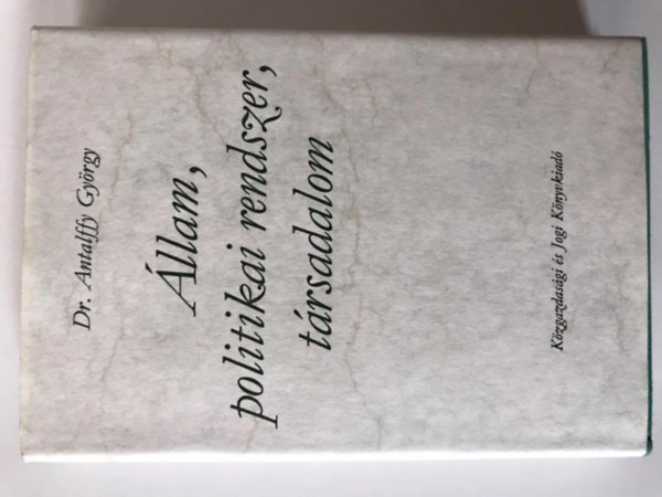 llam, politikai rendszer, trsadalom