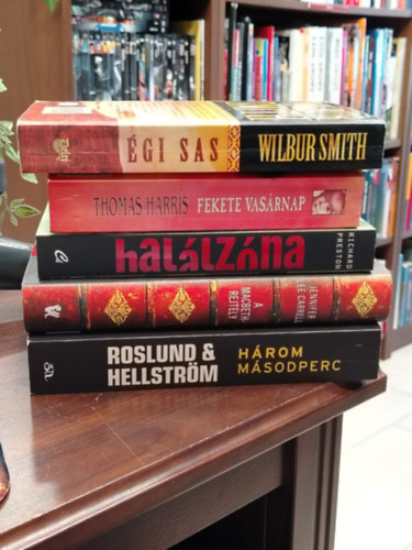 K�NYVMENT� AJ�NLAT, 5 DB. KRIMIK. �gi sas, Fekete vas�rnap, Hal�lz�na, A Macbeth-rejt�ly, H�rom m�sodperc