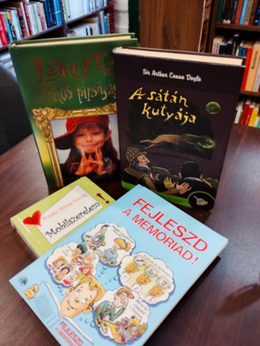 Ifj�s�gi k�nyvcsomag 4 darabos K�NYVMENT� AJ�NLAT: Laura titkos t�rsas�ga, A s�t�n kuty�ja, Mobilszerelem, Fejleszd a mem�ri�d!