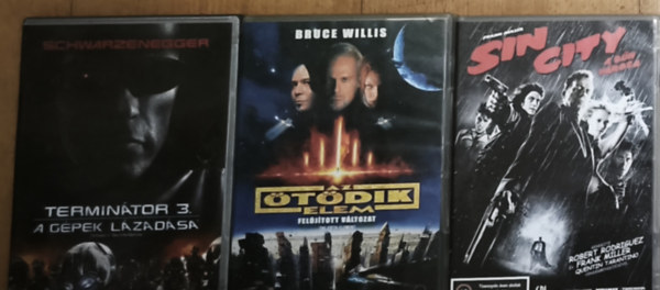 3db sci-fi-akci� DVD - Sin City-A b�n v�rosa, Termin�tor 3.-A g�pek l�zad�sa, Az �t�dik elem