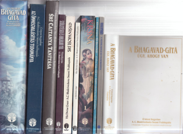 10 db. Krisna k�tet (�gy, ahogy van + Visszat�r�s + K�nny� utaz�s m�s bolyg�kra + Krsna + A t�k�letes j�ga + Sr� Isopanisad + Sz�let�sen �s hal�lon t�l + Sr� Caitanya tan�t�sa + Az �nmegval�s�t�s tudom�nya + Az eredeti Bhaga