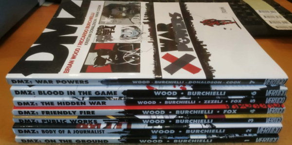 Riccardo Burchielli, Vertigo Brian Wood - 7 db DMZ 1-7.: On the Ground + Body of a Journalist + Public Works + Friendly Fire + The Hidden War + Blood in the Game + War Powers