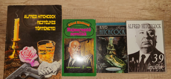 3 k�tet Alfred Hitchcockt�l aj�nd�k DVD-vel: Alfred Hitchcock rejt�lyes t�rt�netei, Hajmeresszt� novell�k, S�ri �zenet + 39 l�pcs�fok (DVD)