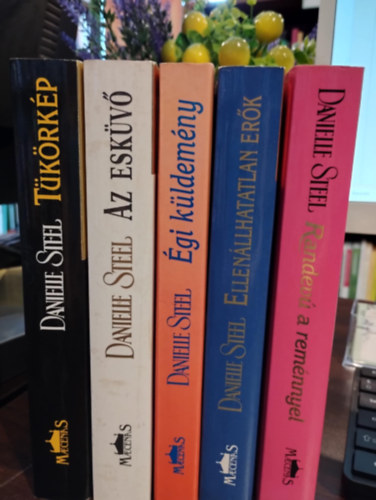 Danielle Steel knyvcsomag 5 darabos KNYVMENT AJNLAT: Tkrkp, Az eskv, gi kldemny, Ellenllhatatlan erk, Randev a remnnyel