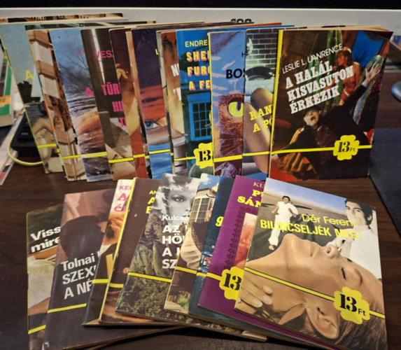 Nemere István, Polgár András, Leslie L. Lawrence, Czére Béla, Tolnai Kálmán, Veszprémi Miklós, Szabó József Jenő, Taar Ferenc, Linda Taylor, Fehér Klára, Bólya Péter, Ku Endrei Walter - 24 db Népszava krimi füzetek, KÖNYVMENTŐ AJÁNLAT: Sherlock Holmes furcsa esete a feltalálóval, Tűzáldozat, Az arc nélküli holttest, A láp lidérce, Viperafogak éjszakája, Márta rosszlány lett, Türelem hullát terem, Halott a mocsárb