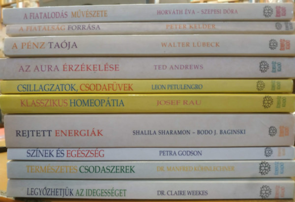 10 db �desv�z k�nyv: A fiatalod�s m�v�szete; A fiatals�g forr�sa; A p�nz ta�ja; Az aura �rz�kel�se; Csillagzatok, csodaf�vek; Klasszikus homeop�tia; Legy�zhetj�k az idegess�get; Rejtett energi�k; Sz�nek �s eg�szs�g; Term�szete