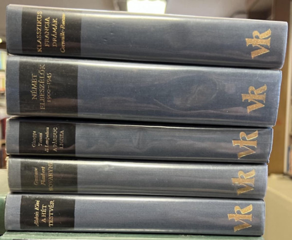Gustave Flaubert, Giuseppe Tomasi Di Lampedusa, Corneille-Racine, Theodore Dreiser, Lus de Camoes, Charles de Coster, H.B. Stendhal, Nathaniel Hawthorne, Wladyslav Stanislav Reymont, W Aleksis Kivi - 26 db Vilgirodalom klasszikusai (j sorozat) ktet: A ht testvr, Bovaryn, A prduc - Lighea, Nmet elbeszlk 1900-1945, Klasszikus francia drmk, Amerikai tragdia, A lusiadk, Thyl Ulenspiegel, Vrs s fekete, Klasszikus fran