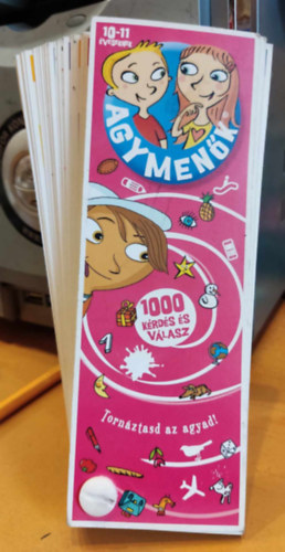 Szcs Adrienn  Editions Play Bac (SZERK.) - Agymenk: 1000 krds s vlasz 10-11 veseknek (pink)