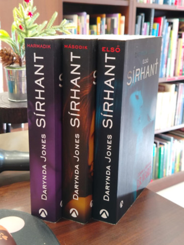 Darynda Jones - Charley Davidson sorozat 1-3. (Első sírhant, Második sírhant, Harmadik sírhant)