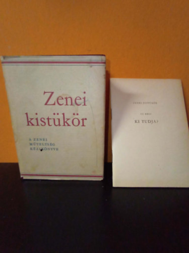 - Zenei kist�k�r -  ezenk�v�l egy plusz kiadv�ny: Zenei kist�k�r III. r�sz - Ki tudja? - 1000 k�rd�s a zeneelm�let �s zenet�rt�net k�r�b�l c�m� mell�klettel (m�sodik, b�v�tett kiad�s))