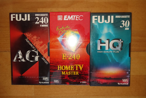 3 VHS kazetta bontatlan csomagol�sban: Fuji 30 Min. HQ+, EMTEC Home TV Master  - E240, Fuji AG 240