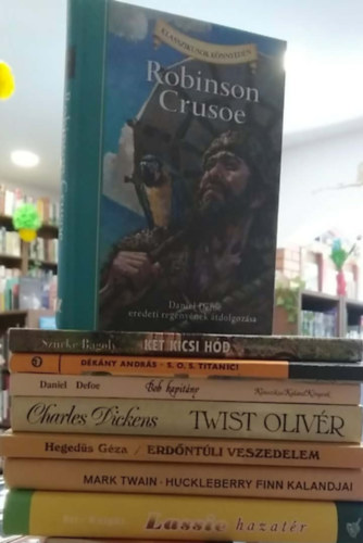 8 db-os K�NYVMENT� AJ�NLAT, ifj�s�gi irodalom: Lassie hazat�r+ Huckleberry Finn kalandjai+ Erd�nt�li veszedelem+ Twist Oliv�r+ Bob kapit�ny+ S.O.S. Titanic!+ K�t kicsi h�d+ Robinson Crusoe (�tdolg.)