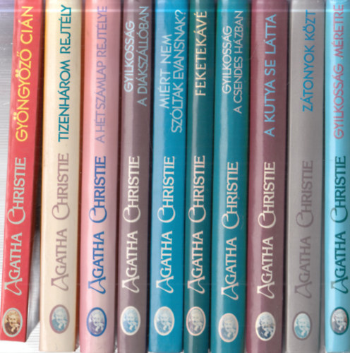 10 db. Agatha Christie krimi: Gyngyz cin + Tizenhrom rejtly + A ht szmlap rejtlye + Gyilkossg a dikszllban + Mirt nem szltak Evansnak? + Feketekv + Gyilkossg a csendes hzban + A kutya se ltta + Ztonyok kzt