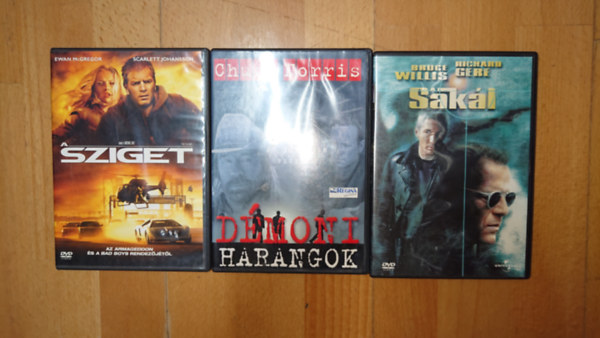 3 izgalmas thriller  (DVD): Sziget, D�moni harangok, Sak�l