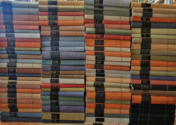 Alexandre Dumas, H. G. Wells, Ivan Bunyin, William Golding, Thomas Mann, Colette, Alekszej Tolsztoj, Joseph Conrad, Émile Zola, Charlotte Brontë, Federico De Roberto, Stefan Zweig, Vercors, Boleslaw - 100 db A világirodalom remekei sorozatból.